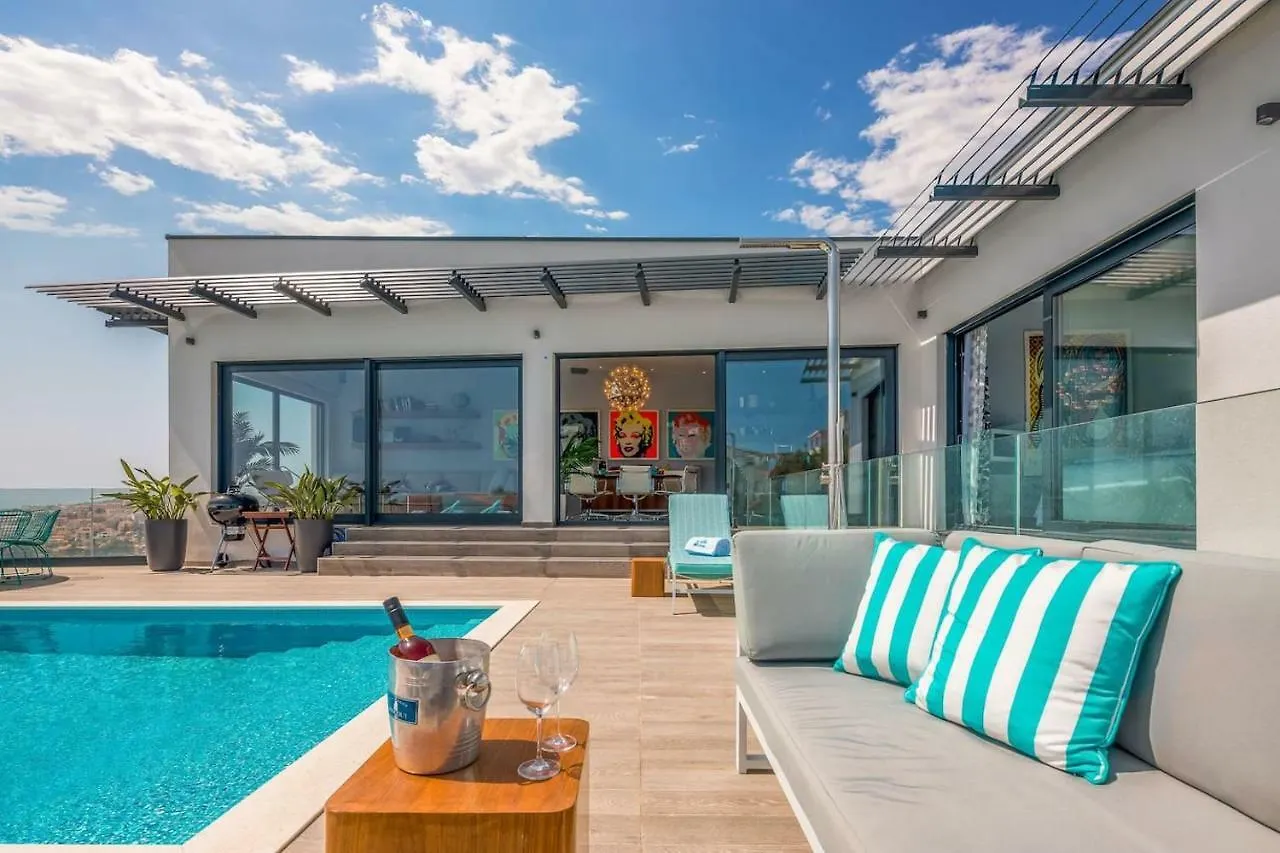 Luxury Villa Riva With Infinity Pool Okrug Gornji