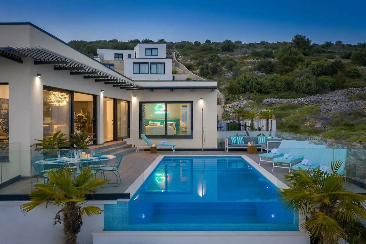 Luxury Villa Riva With Infinity Pool Okrug Gornji Croatia