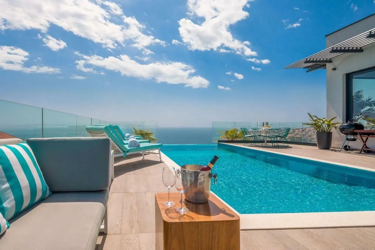 Luxury Villa Riva With Infinity Pool Okrug Gornji