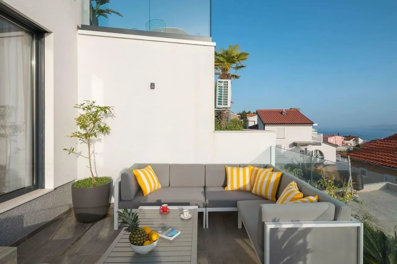 Luxury Villa Riva With Infinity Pool Okrug Gornji