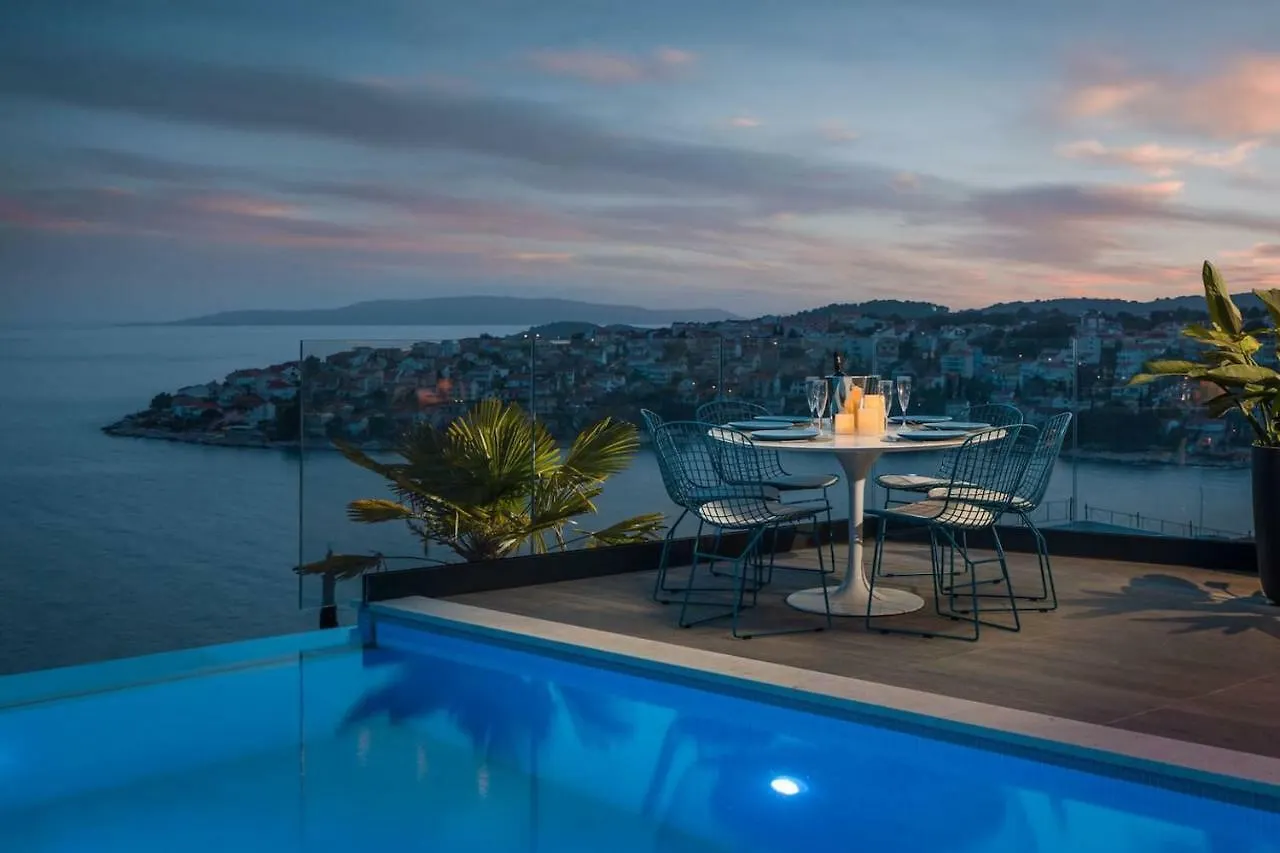 Luxury Villa Riva With Infinity Pool Okrug Gornji 0*,